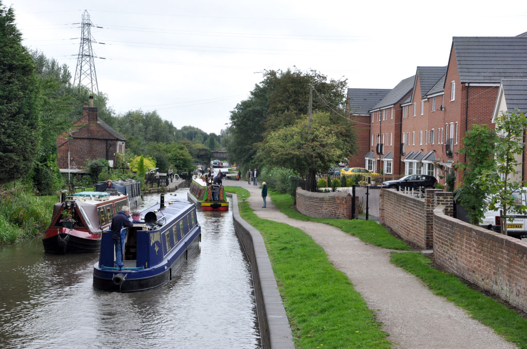 Boats above Glascote bottom lock