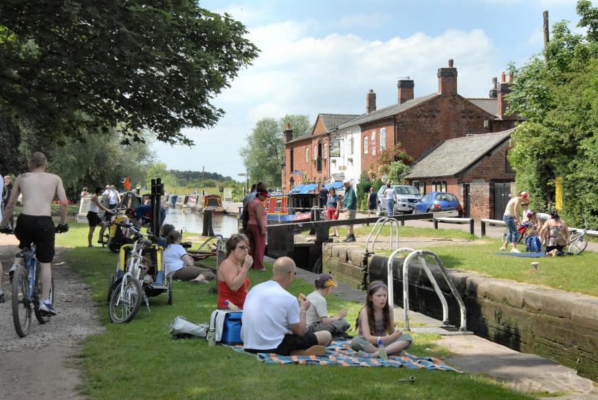 Busy day at Fradley Junction